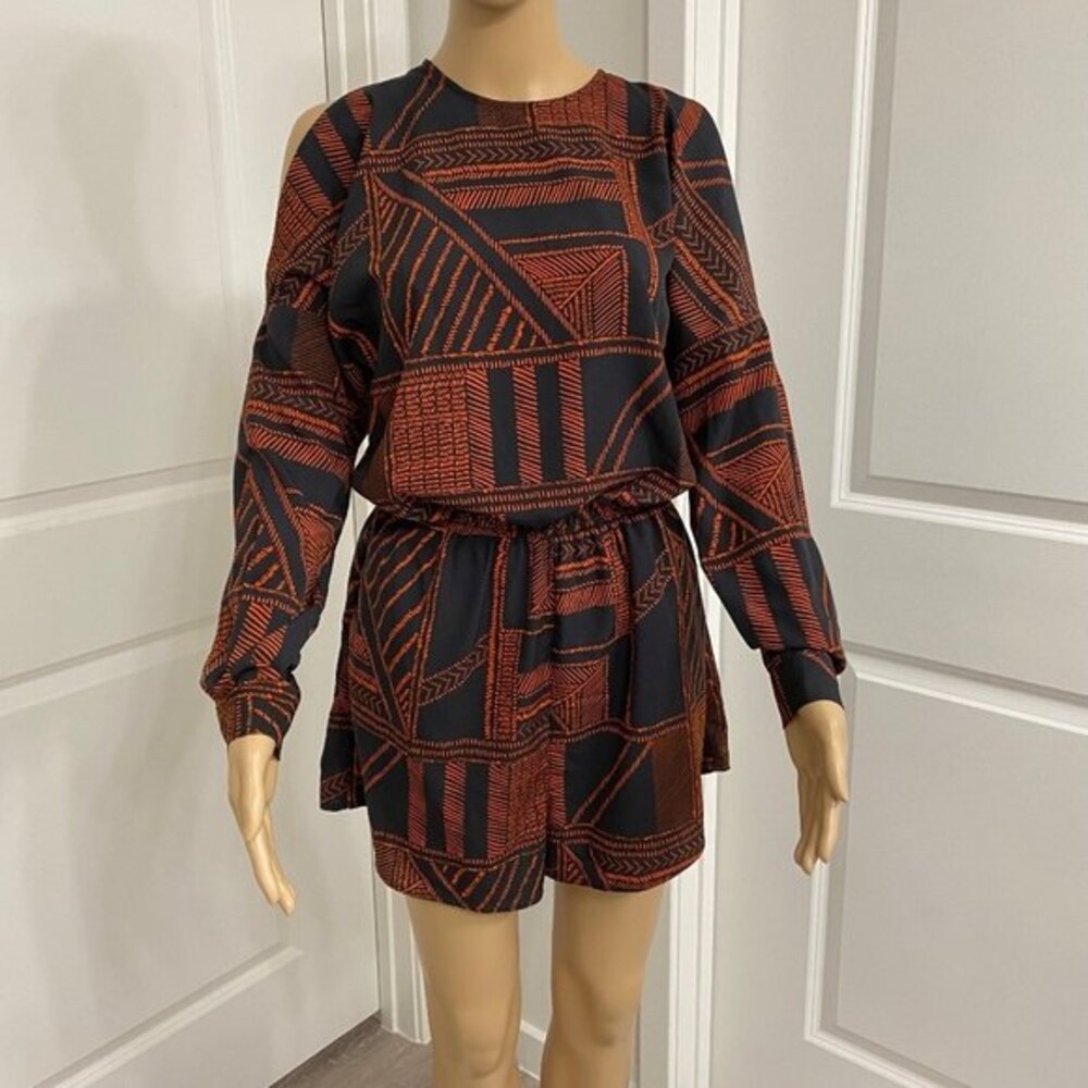 The Fifth Label Cold Shoulder Long Sleeve Romper. Navy/Orange. Small. Chic.